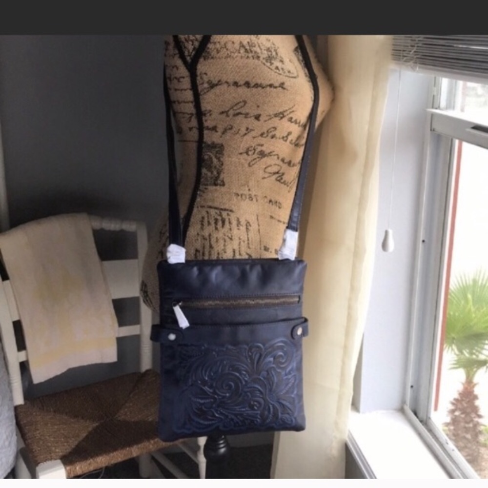 I was blocked by seller I asked is this HSN bag?